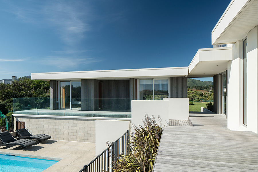 Waikanae House I and pool