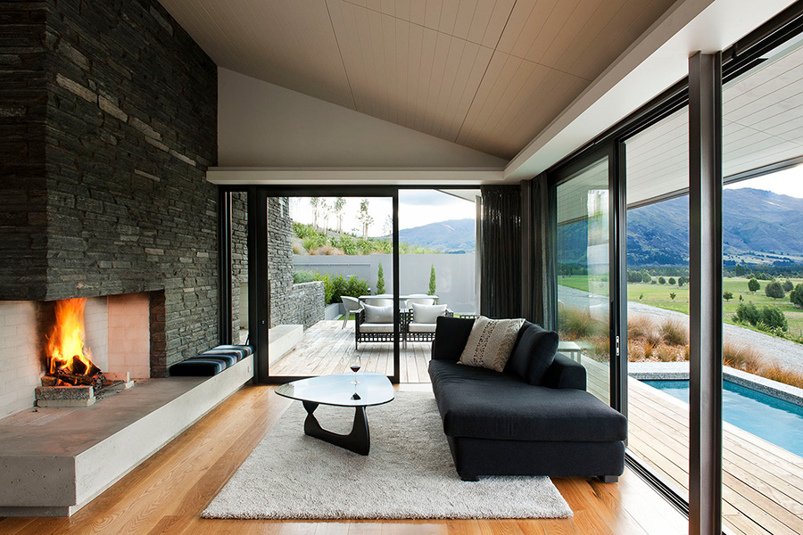 Wanaka house and pool